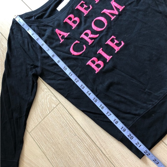 Abercrombie & Fitch Y2K Off Shoulder Embroidered Top in Black & Pink Size XS - Picture 9 of 10